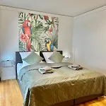 Apartmán City-apartment Mit Dachterrasse & Massagesessel In Der Fussgaengerzone K4 *
