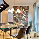 Apartmán City-apartment Mit Dachterrasse & Massagesessel In Der Fussgaengerzone K4 *