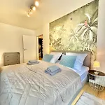 City-apartment Mit Dachterrasse & Massagesessel In Der Fussgaengerzone K4 *